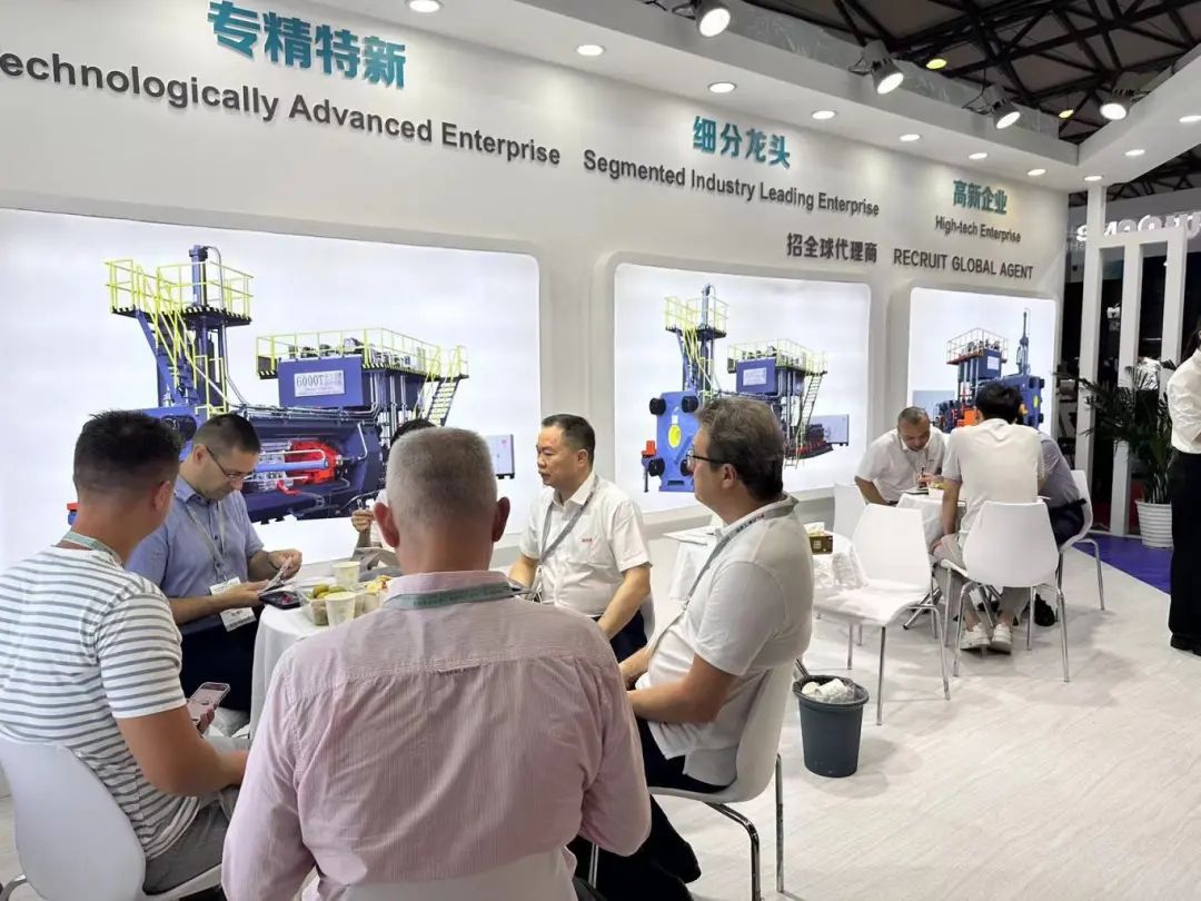 高效、節(jié)能、穩(wěn)定！萬(wàn)格士新型高端擠壓機(jī)上海鋁展備受矚目